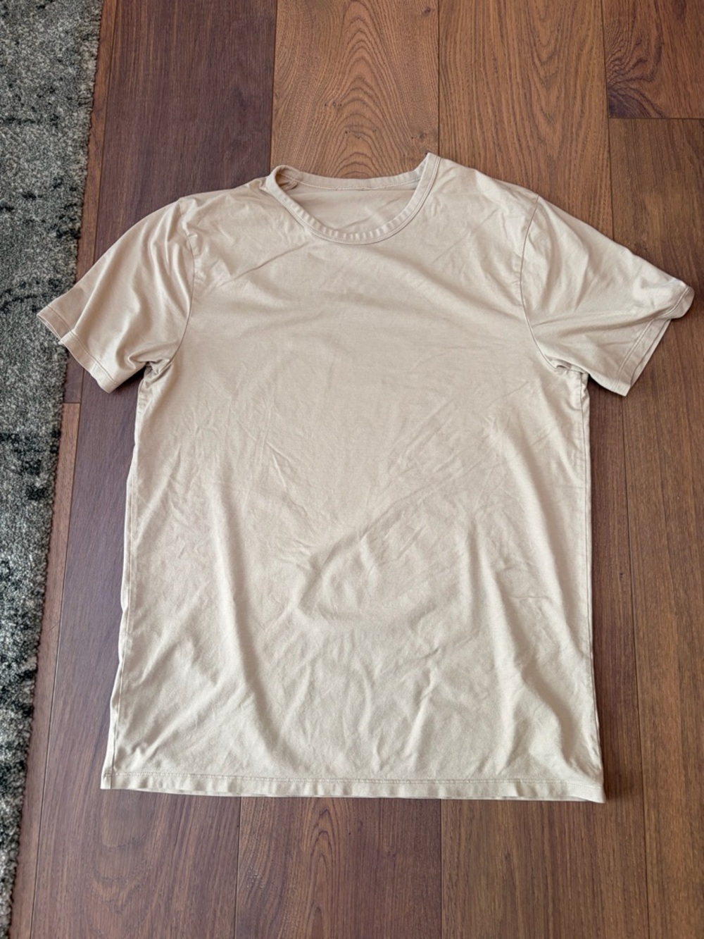 Lulu Men's Short Sleeve Tee in Light Beige